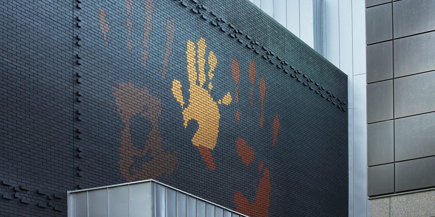 Dom Kultury KADR w Warszawie z elewacją z cegły Matrix