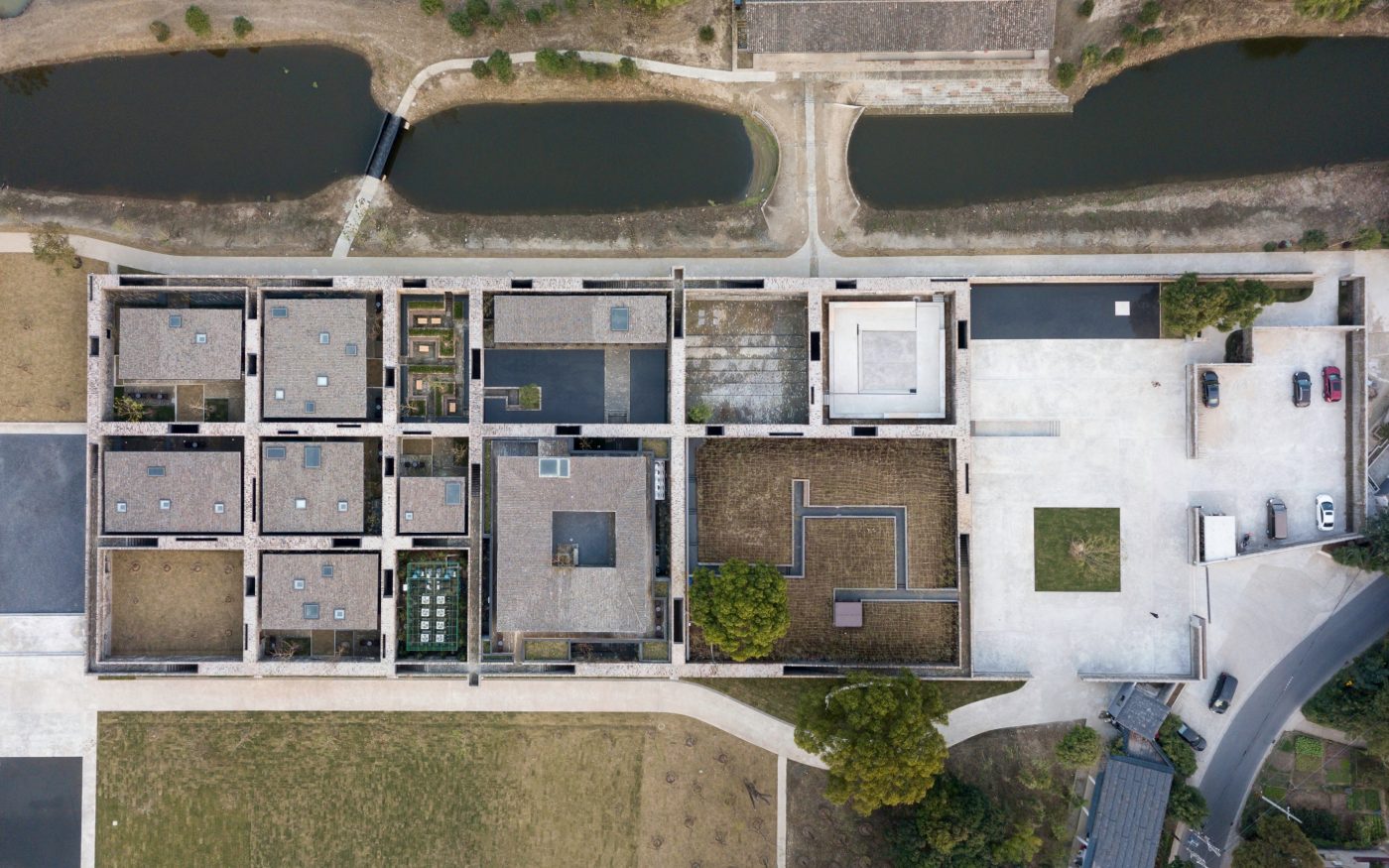 Tsingpu Yangzhou Retreat. Brick Award 22 Category "Building outside the box". neri & hu design and research office. View from above