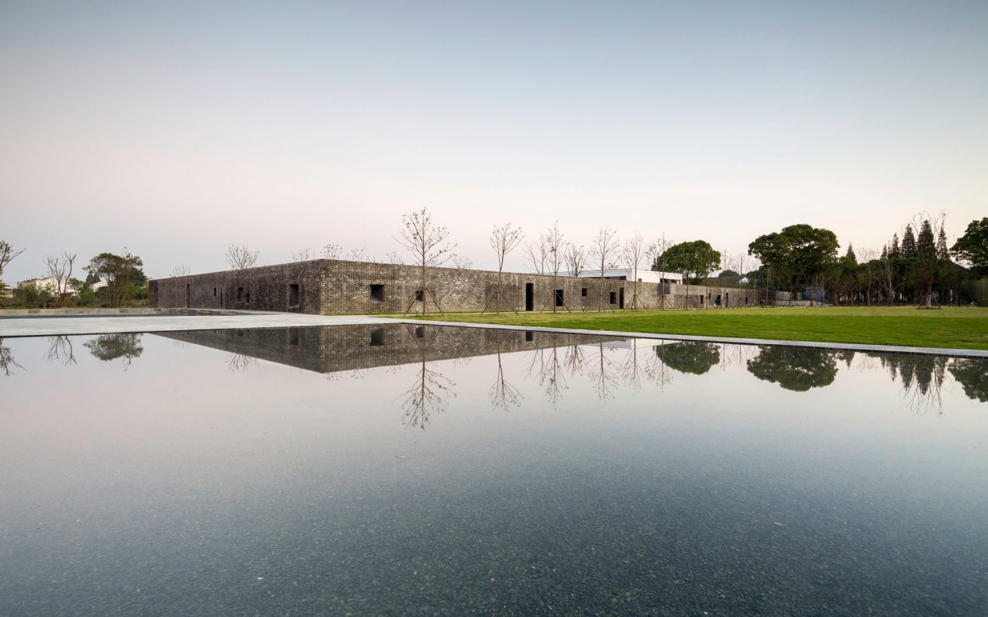 Tsingpu Yangzhou Retreat. Brick Award 22 Category "Building outside the box". neri & hu design and research office. Outside view