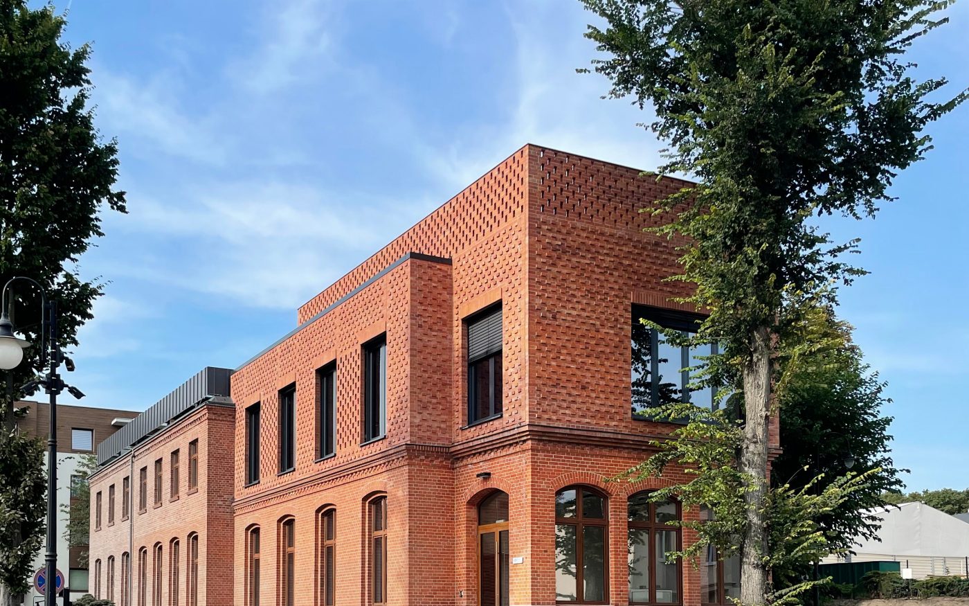 Brick Award 2023 Wyróżnienie Working Together  Nadbudowa Przychodni Grudziądz Architekt Maciej Olczak