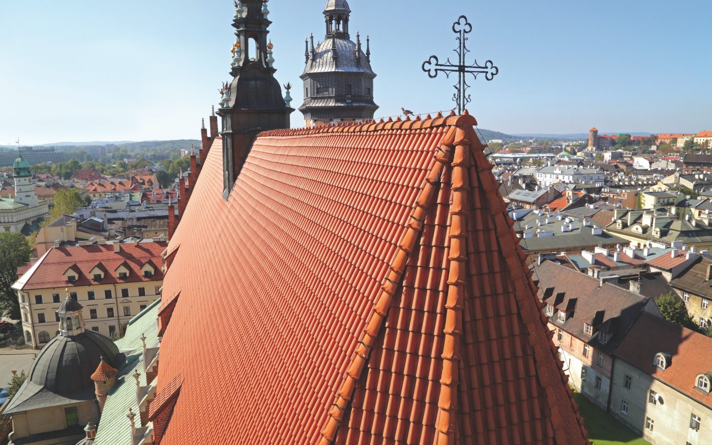 Bazylika Bożego Ciała w Krakowie z dachówką klasztorną E28