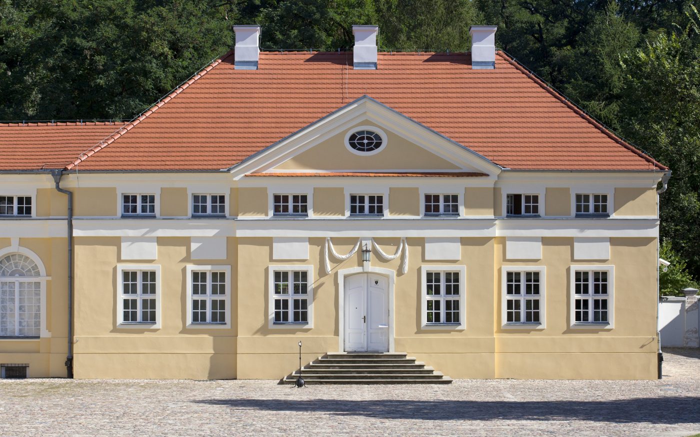 Pałac w Rogalinie z dachówką Koramic karpiówką żłobkowaną