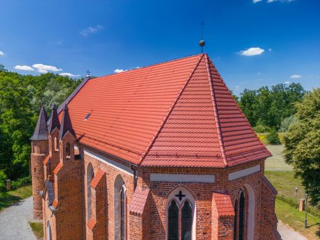 parish church Assumption of the Blessed Virgin Mary in Debno with beaver roof tile