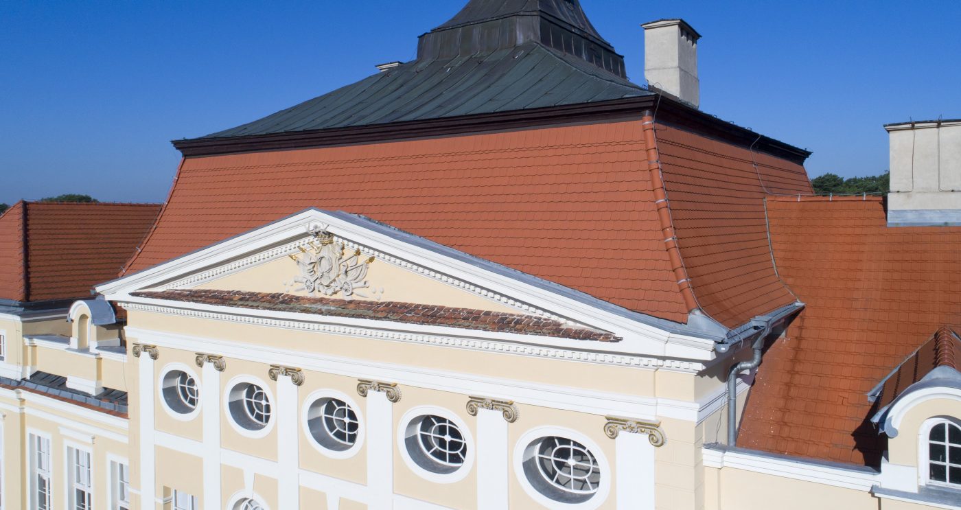 Pałac w Rogalinie z dachówką Koramic karpiówką żłobkowaną