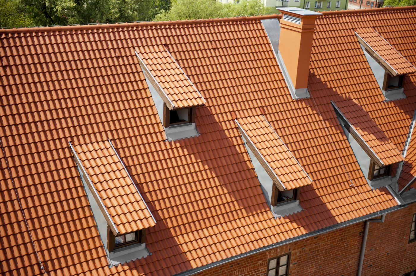 Podzamcze Pałacu w Lidzbarku Warmińskim po renowacji dachu dachówką Mnich Mniszka oraz Cavus 14