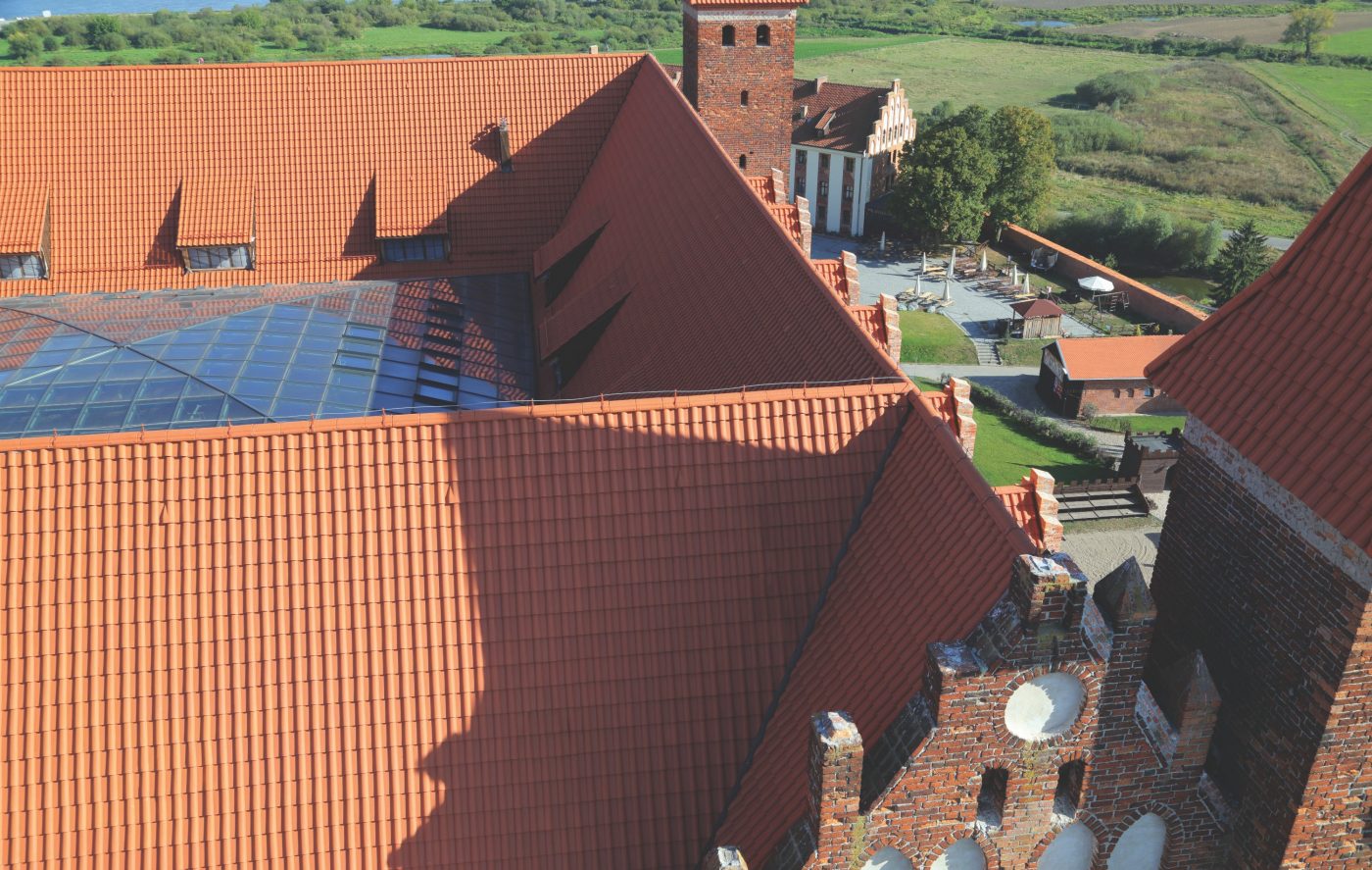 Zamek Krzyżacki w Gniewie po renowacji dachu dachówką Karthago