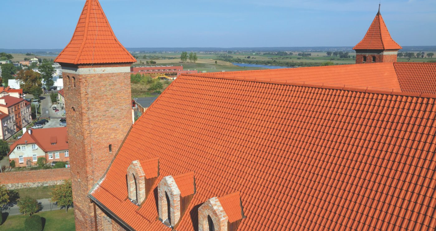 Zamek Krzyżacki w Gniewie po renowacji dachu dachówką Karthago