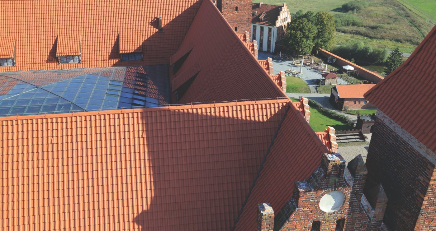Zamek Krzyżacki w Gniewie po renowacji dachu dachówką Karthago