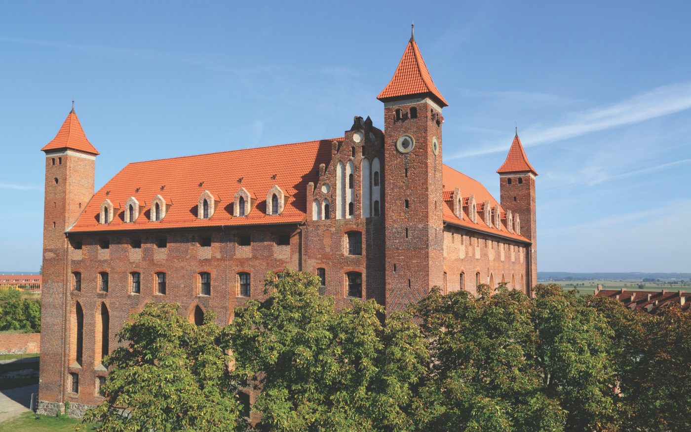 Zamek Krzyżacki w Gniewie po renowacji dachu dachówką Karthago