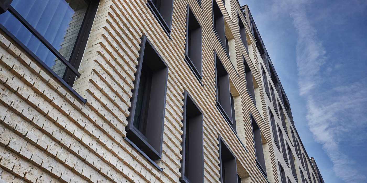 Hotel PURO na krakowskim Kazimierzu z elewacją z cegły Binz 430