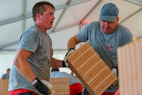 Zdobywcy 1 miejsca Patryk Piechowski i Mirosław Sawicki