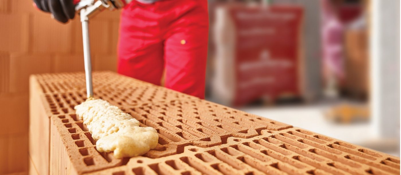 Punere in opera Porotherm Profi cu Spuma Porotherm Dryfix autostrada