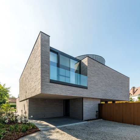 Realizacja z wykorzystaniem Long John Grey marki Terca, arch. Architect Building Concepts, Waregem