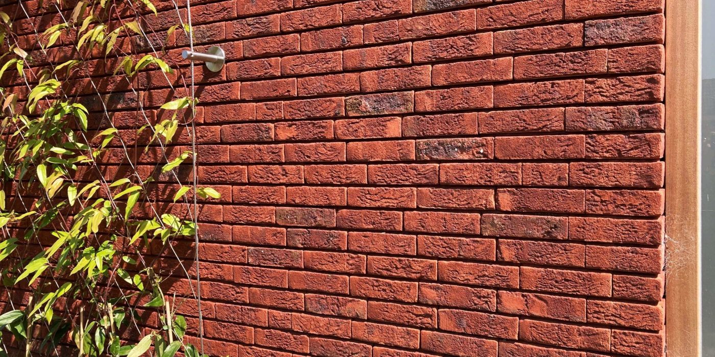 Architect: WAA Drachten contractor: de Haan Garyp  supplier: BMN Drachten processing: Bosma & Jongeling Metselwerken Noardburgum New construction sporthal De Drait Drachten with Andalucia HV ClickBrick