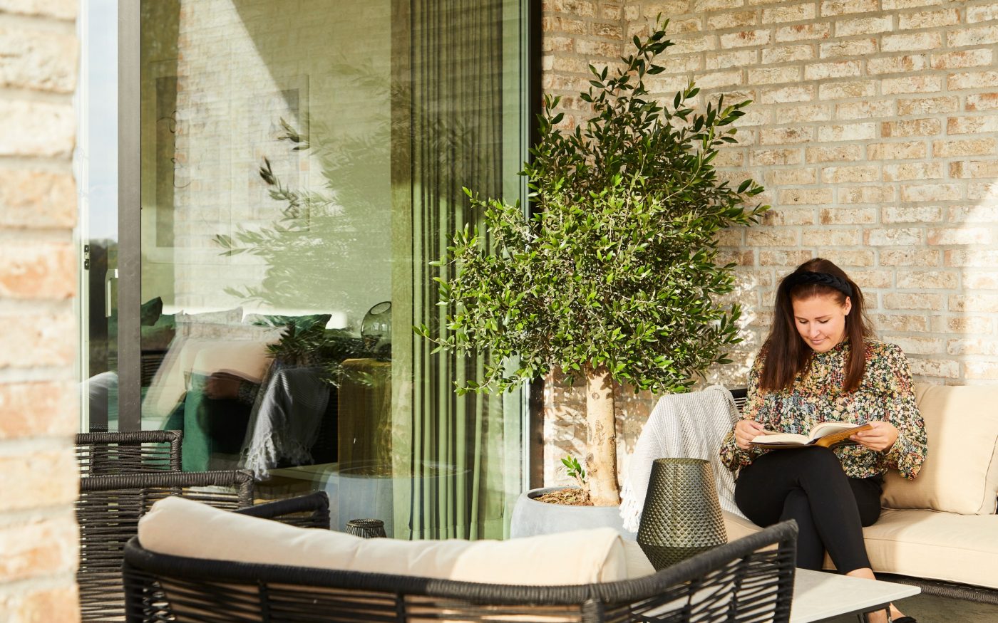 Jasne płytki klinkierowe we wnętrzu