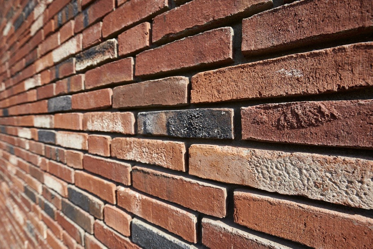 Wille w Warszawie przy ul. Ryżowej z elewacją z cegły Terca Fortuna