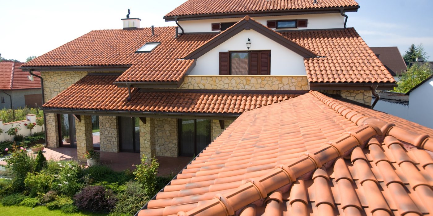 Dom jednorodzinny z dachówką Mnich Mniszka