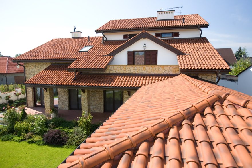 Dom jednorodzinny z dachówką Mnich Mniszka