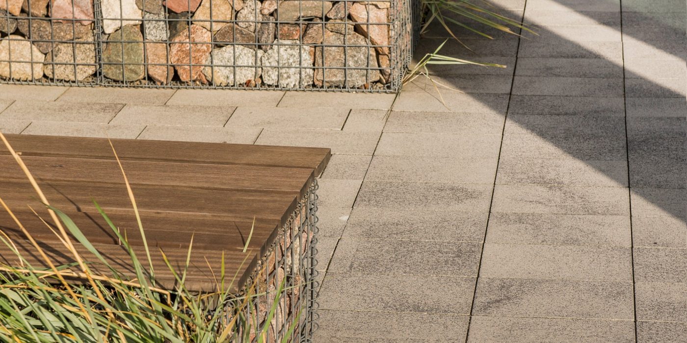 Biurowiec Banku, Gdańsk, Umbriano kolor grafitowobiały i stalowografitowy