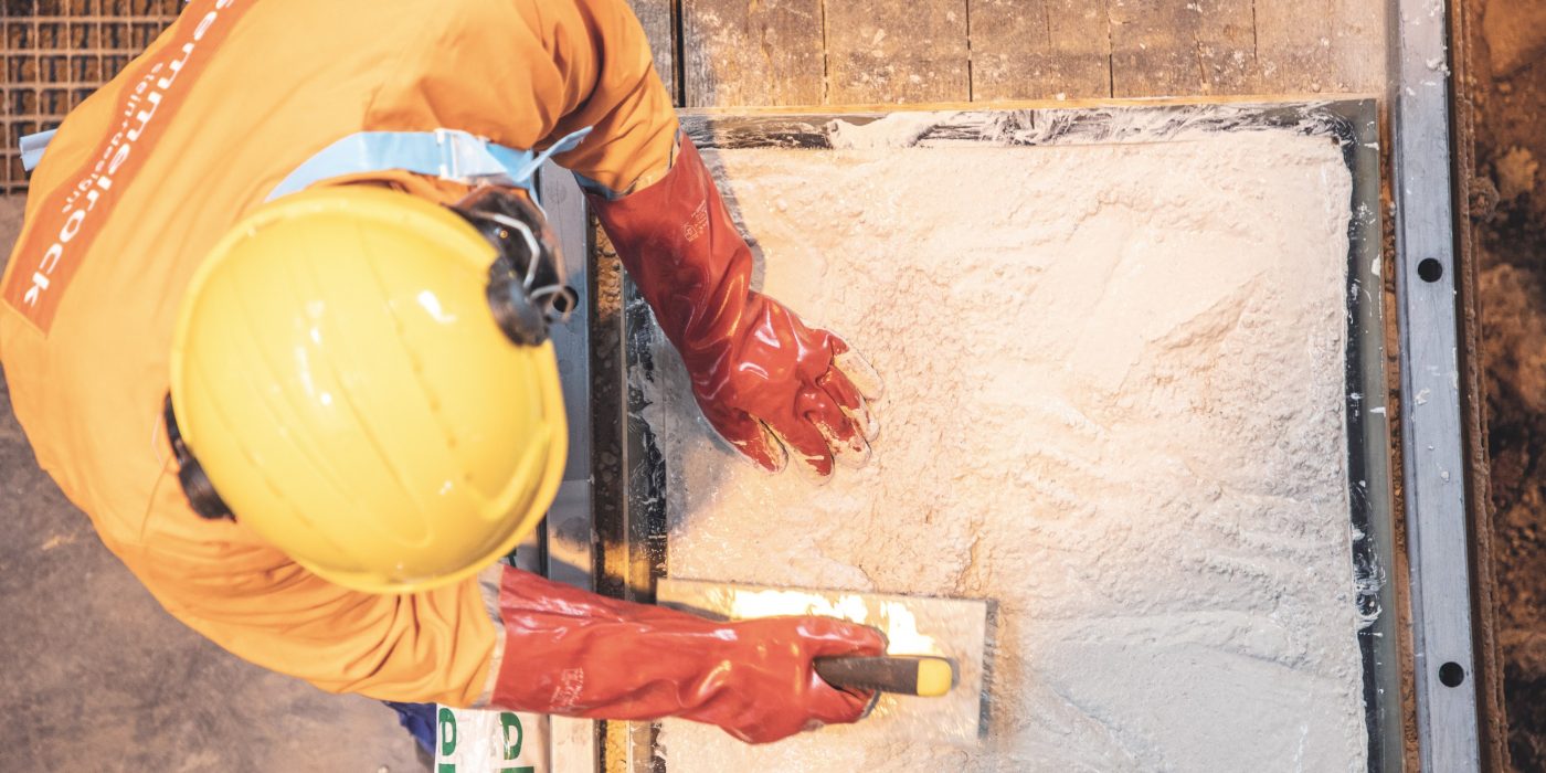 Płynna mieszanka wnika w zakamarki formy wiernie odwzorowując strukturę