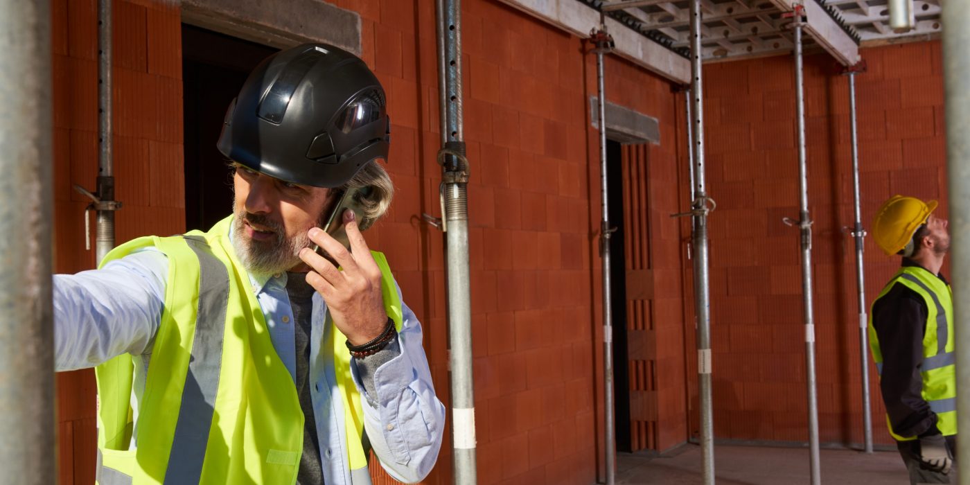 Architekt na placu budowy