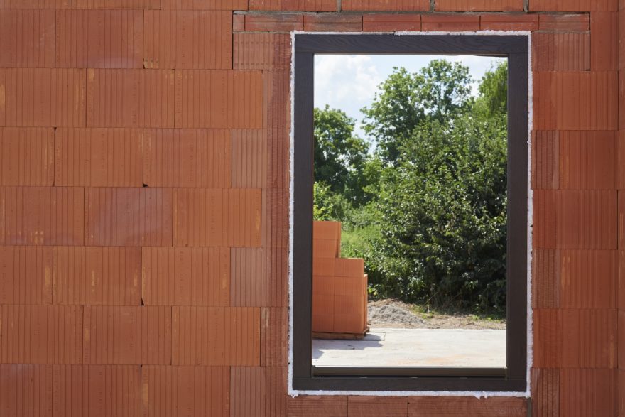 Pustak Porotherm 25 3x1/3 wykorzystany w osadzeniu okna