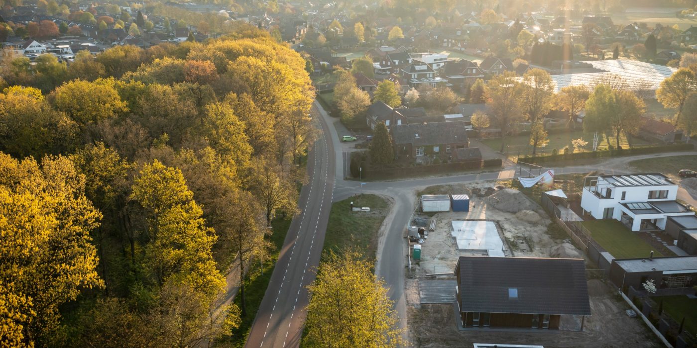 Product: Wevolt X-Tile. Architect/developer: Ekowood Woonconcept. Client: Brummelhuis Projecten. Contractor: Verhaegh Bouwbedrijf, Grashoek. Installer: Lucius.nu, Boxtel. New constructed detached house with Wevolt X-Tile | Weidebox, Helden