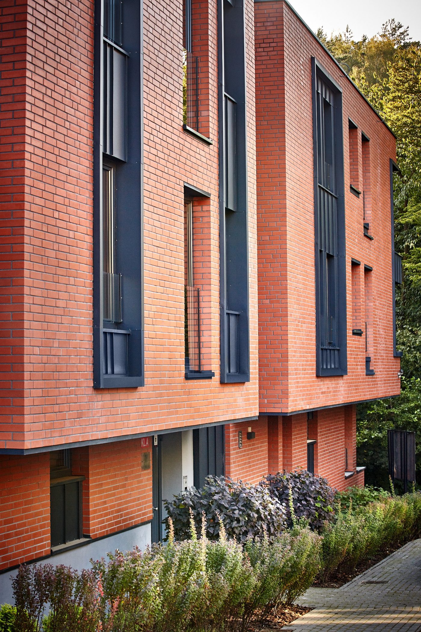 Budynek apartamentowy na ul. Ułańskiej w Gdyni, elewacja z cegły Pomerania