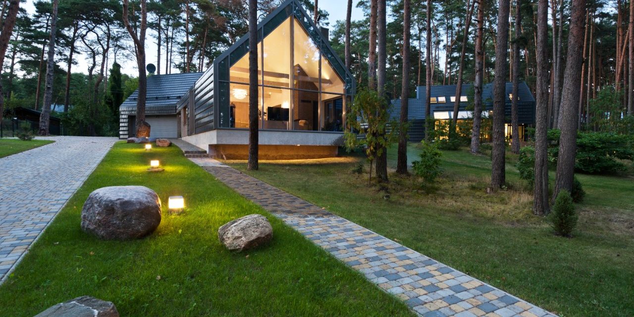 Brick: Pagus Grijs HV DF | Roof: Actua 10 Zwart Edel-Engobe | Architect: Studija Archispektras, Kaunas (LT) | Client: Private | Completion Date: 2014-01-01