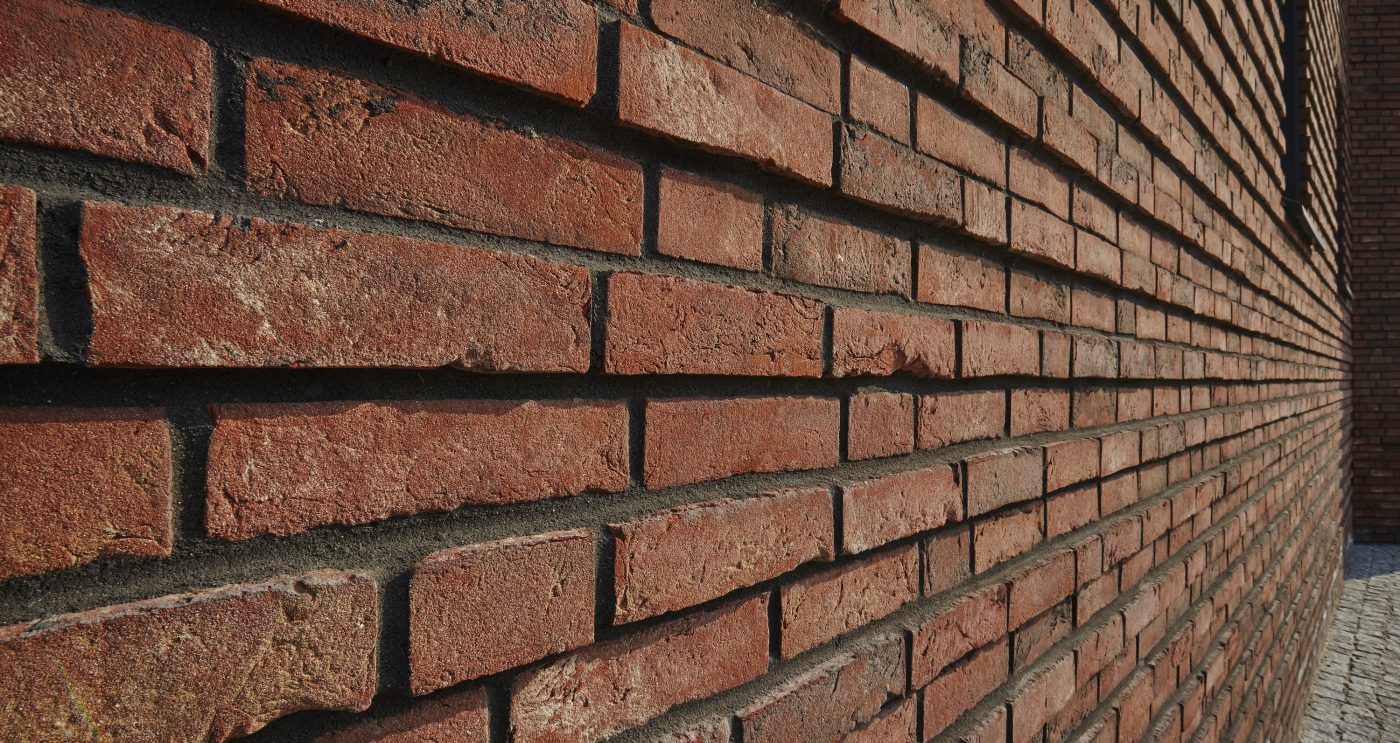 Budynki komunalne w Warszawie z cegłą klinkierową Terca Pastorale