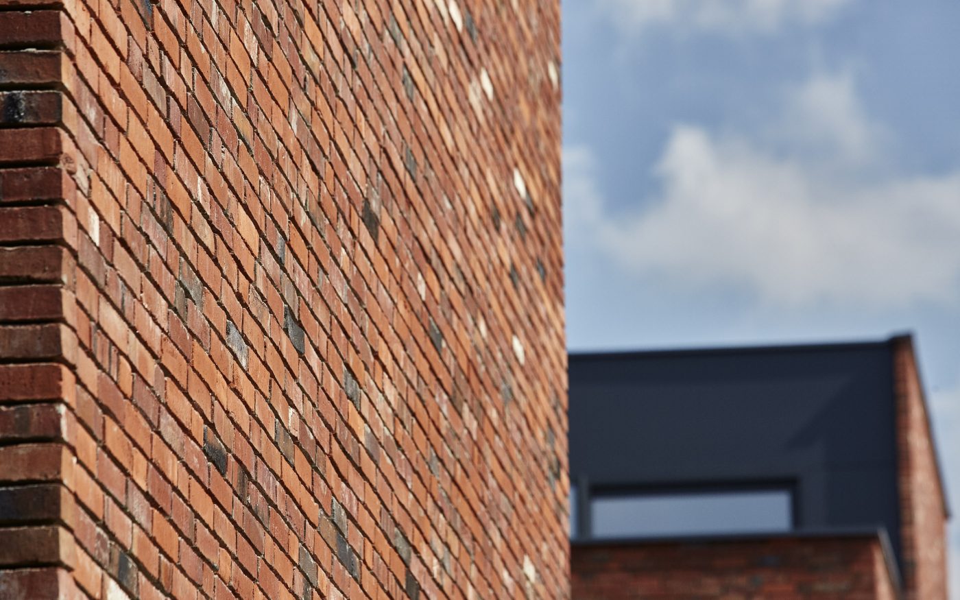 Wille w Warszawie przy ul. Ryżowej z elewacją z cegły Terca Fortuna