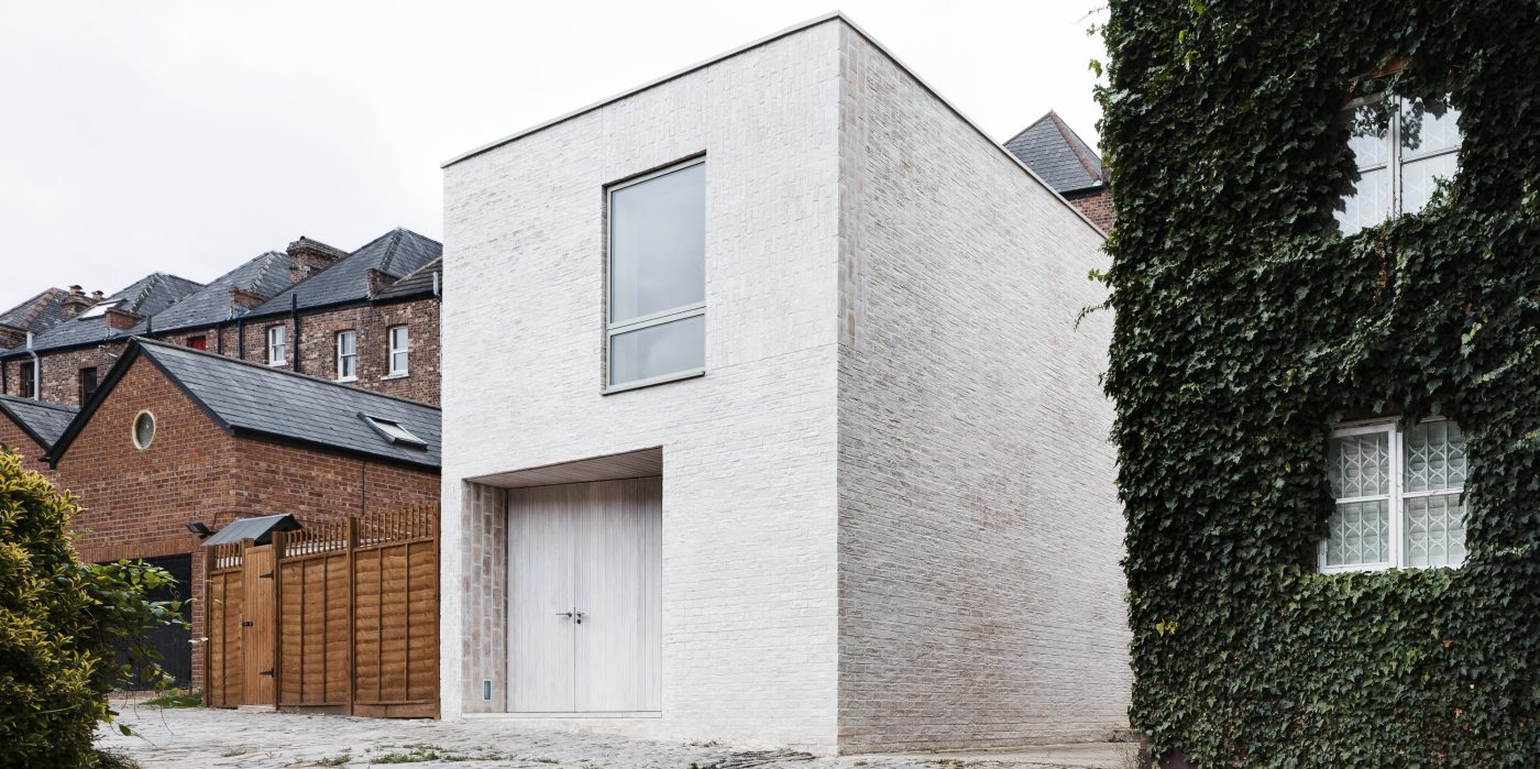 Mews House; facing bricks; Brick Award Nominee 2018; Russel Jones; Photo: Rory Gardiner
