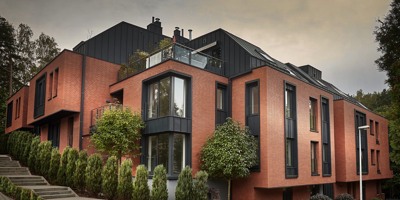 Budynek apartamentowy na ul. Ułańskiej w Gdyni, elewacja z cegły Pomerania