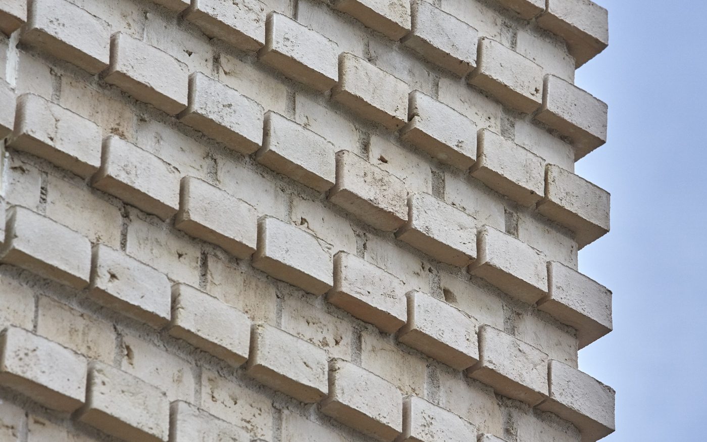 Hotel PURO na krakowskim Kazimierzu z elewacją z cegły Binz 430