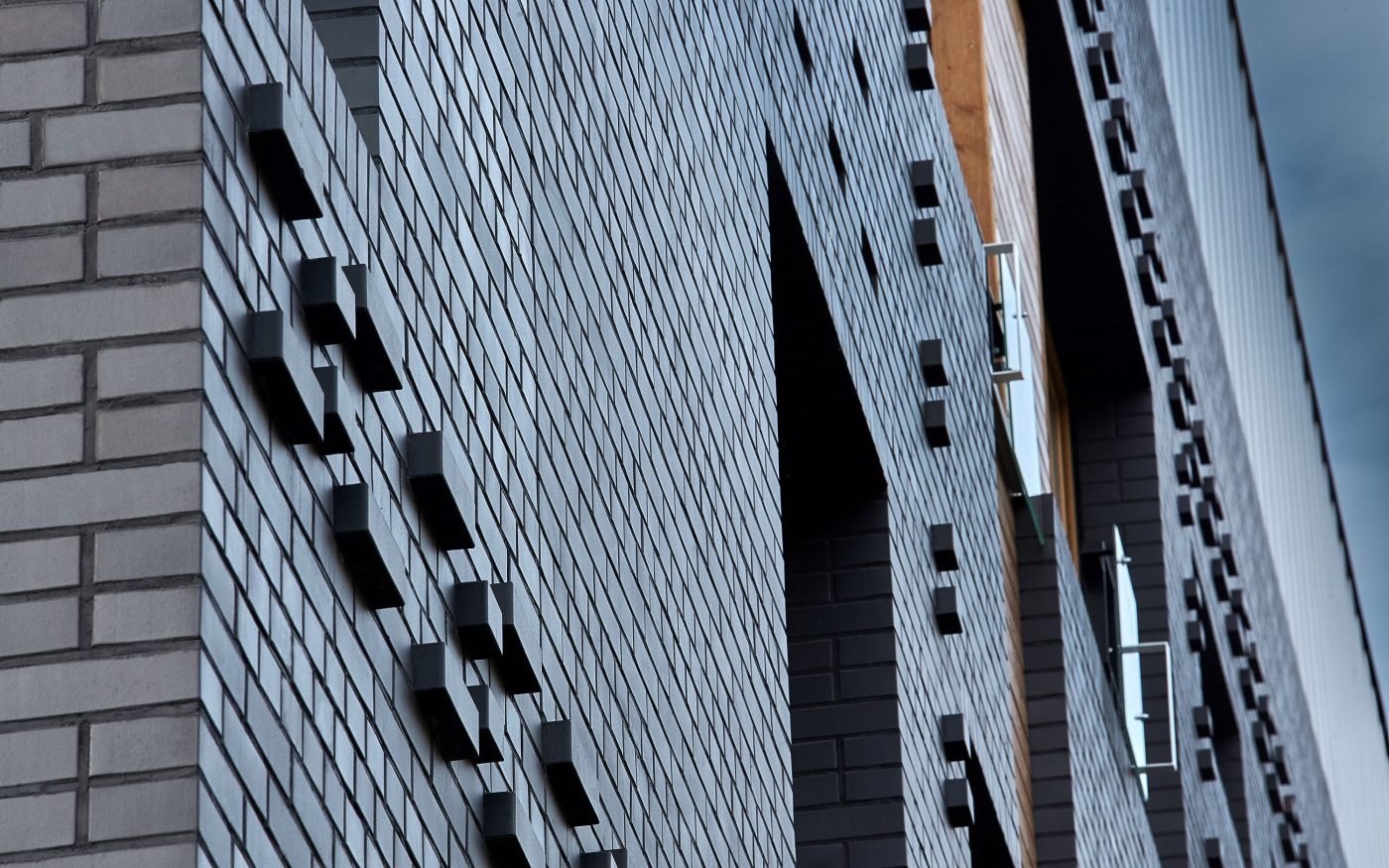 Dom Kultury KADR w Warszawie z elewacją z cegły Matrix