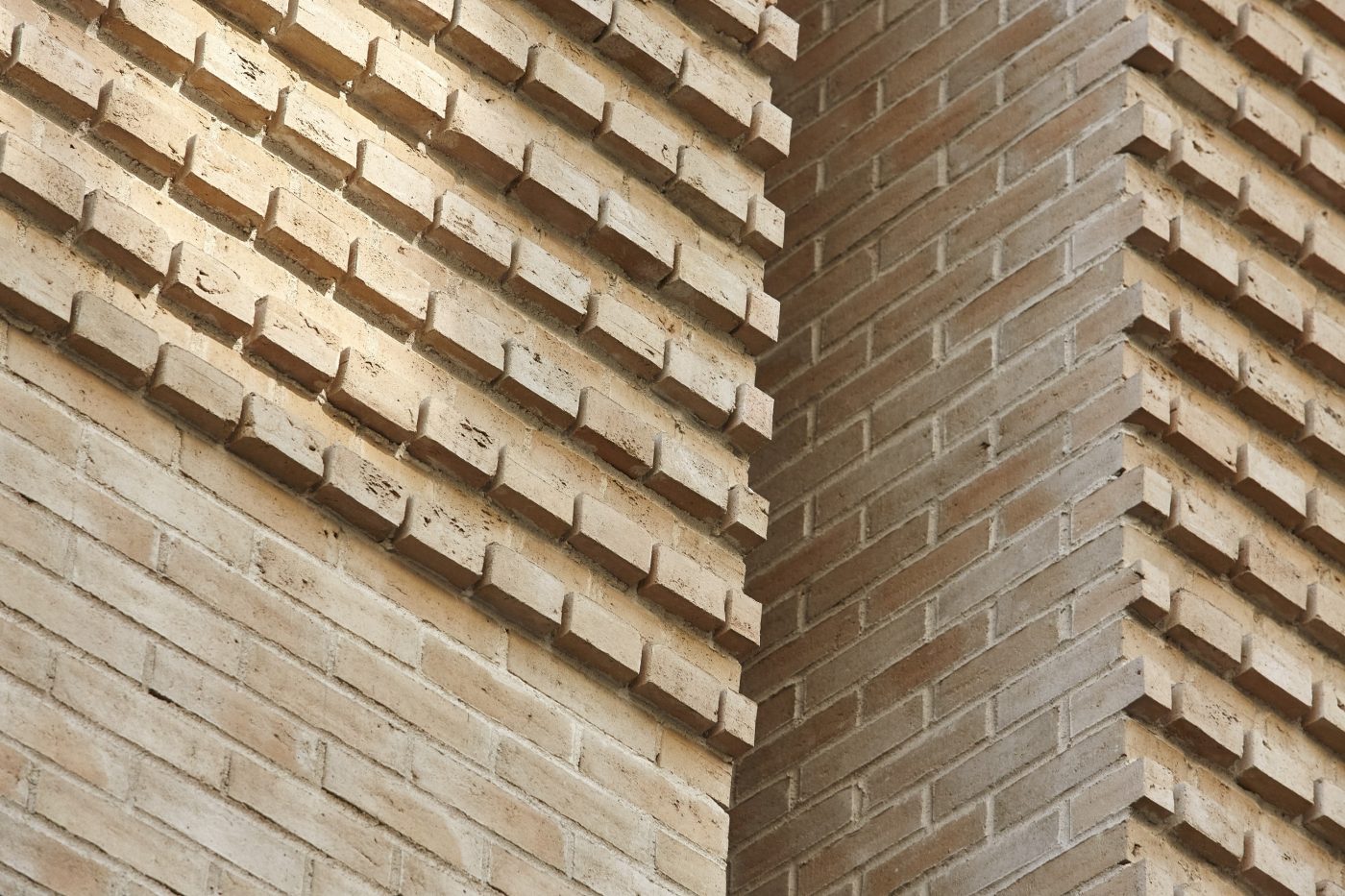 Hotel PURO na krakowskim Kazimierzu z elewacją z cegły Binz 430