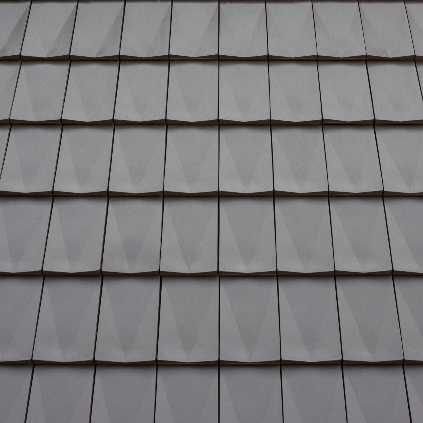 Koramic V11 tytanowa angoba - połać dachu