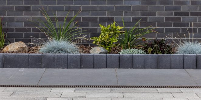 Nawierzchnia na terenie prywatnego domu w Gliwicach, umbriano, mayore luce nero livio teneri