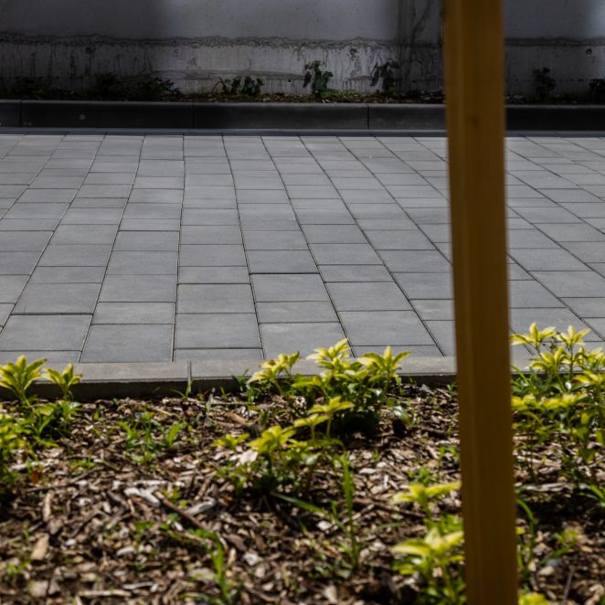 Kostka brukowa senso sombra zrealizowana dla Marko w Warszawie 