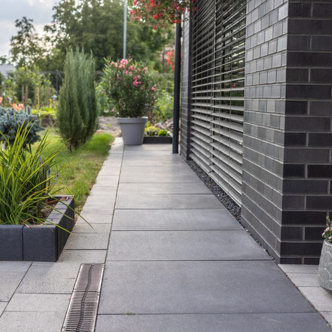 Nawierzchnia na terenie prywatnego domu w Gliwicach, mayore luce nero