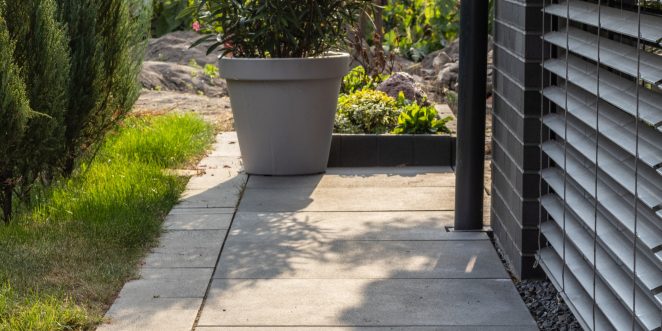 Nawierzchnia na terenie prywatnego domu w Gliwicach, mayore luce nero