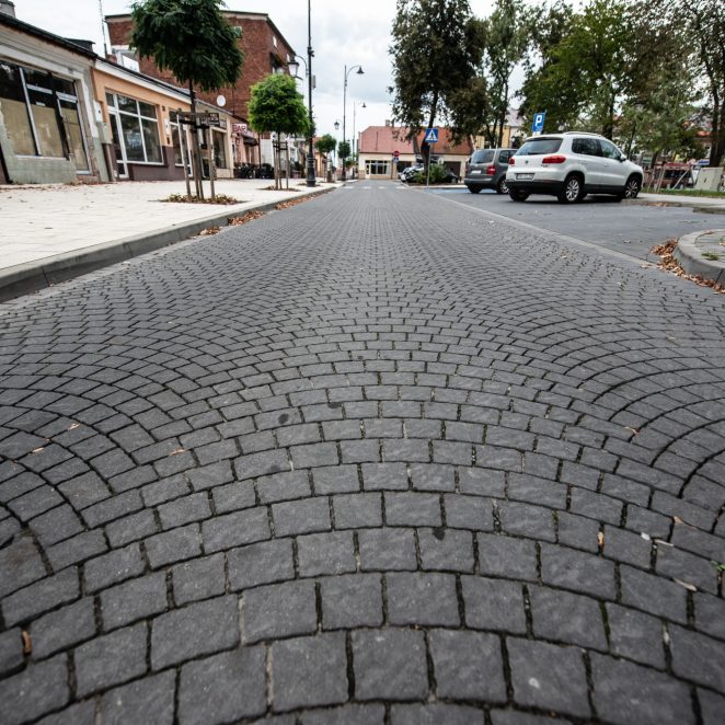 Nawierzchnia z kostki Arte na ulicy Rynek w Stalowej Woli