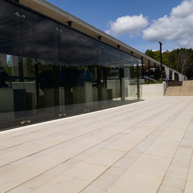 Płyty tarasowe mayesto bello i asti bello na obiekcie referencyjnym: basen "Nowa Fala" w Chorzowie