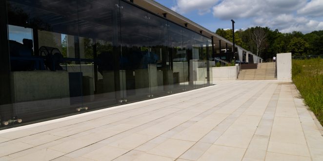 Płyty tarasowe mayesto bello i asti bello na obiekcie referencyjnym: basen "Nowa Fala" w Chorzowie