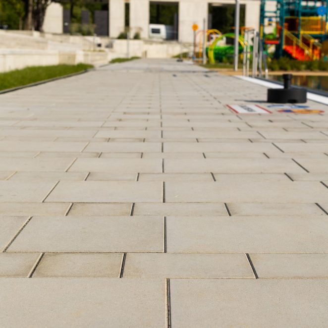 Płyty tarasowe mayesto bello i asti bello na obiekcie referencyjnym: basen "Nowa Fala" w Chorzowie