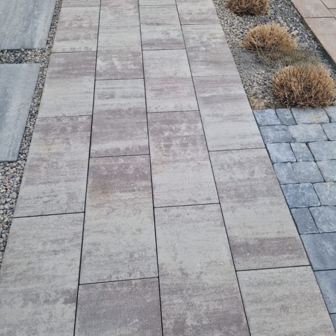 Ogród w Kołbieli_ Asti Taupe
